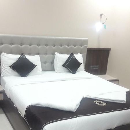 ホテルShine Hospitality ムンバイ エクステリア 写真
