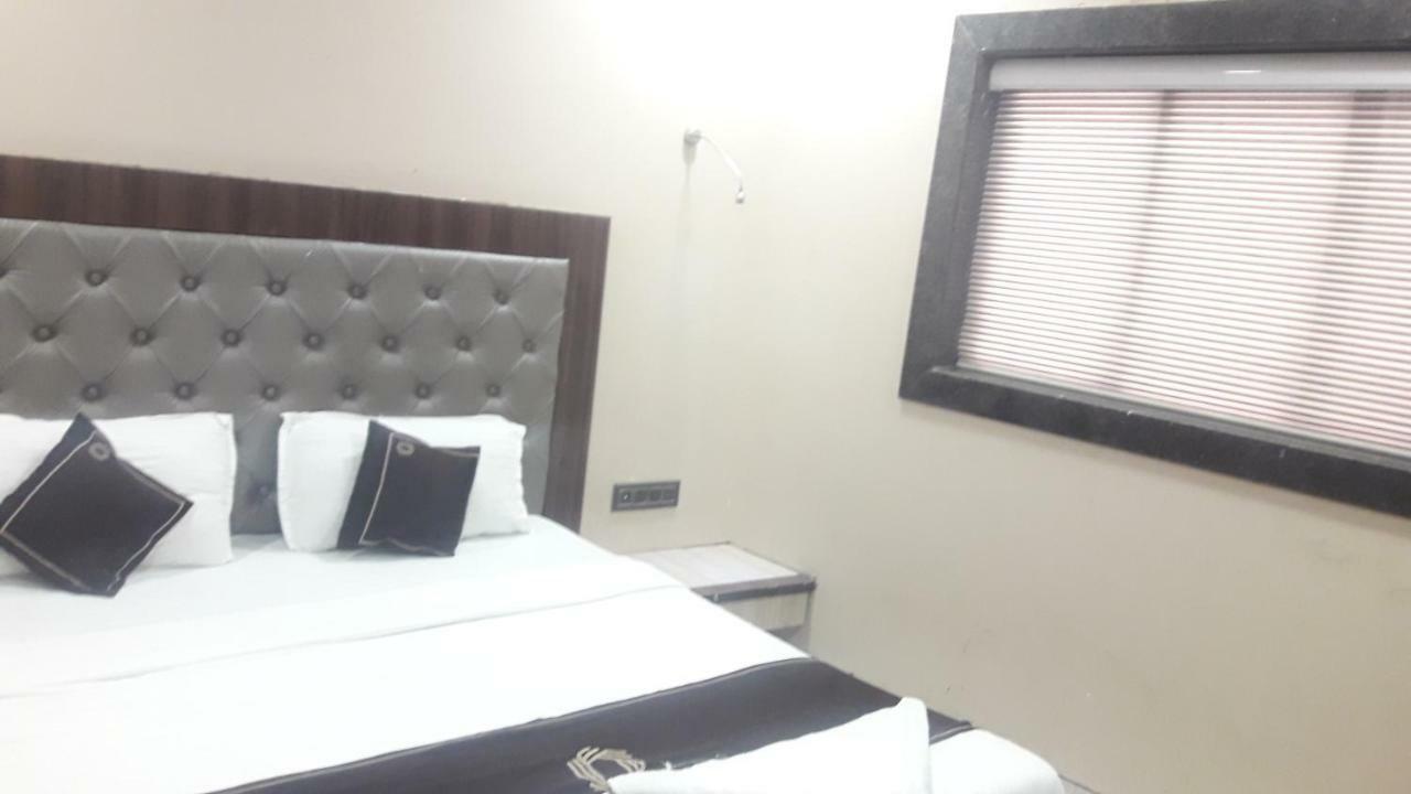 ホテルShine Hospitality ムンバイ エクステリア 写真